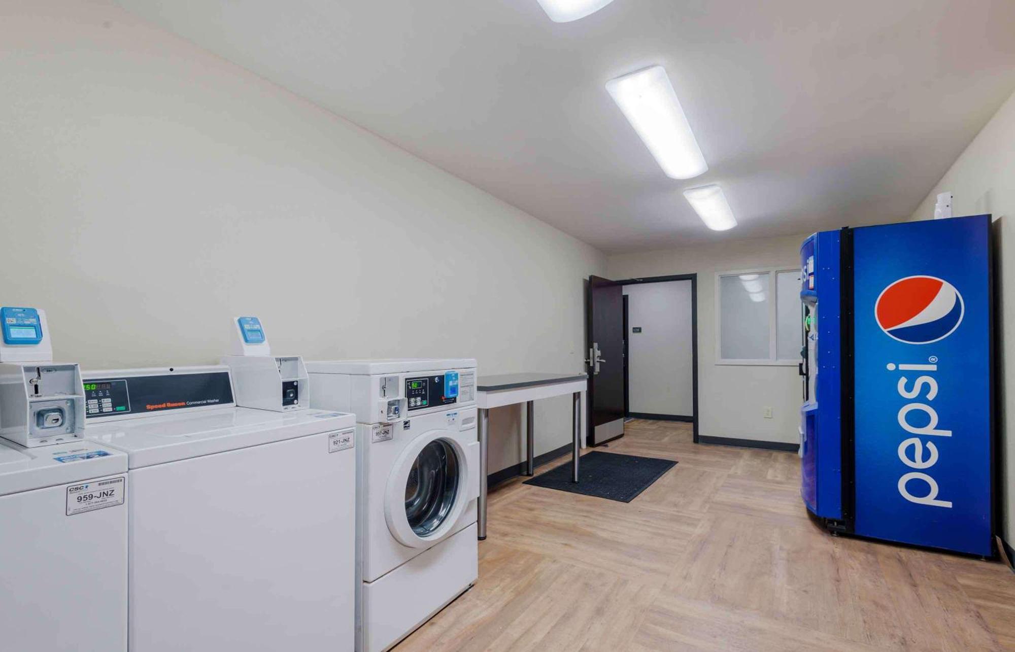 Extended Stay America Suites - Charlotte - University Place Bagian luar foto